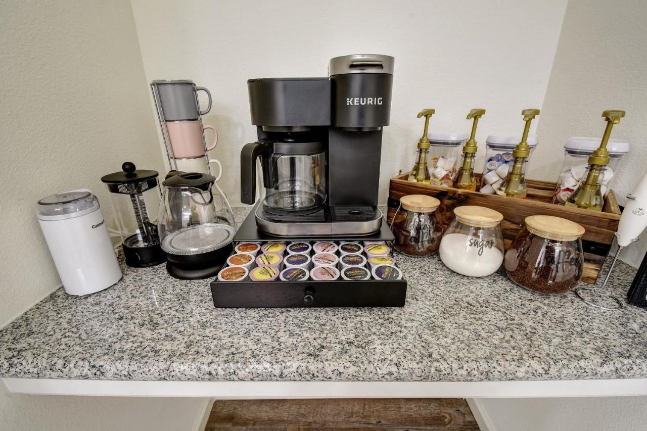 Family Stay! Near Downtown, Coffee Bar, King Bed Сasa de vacaciones *