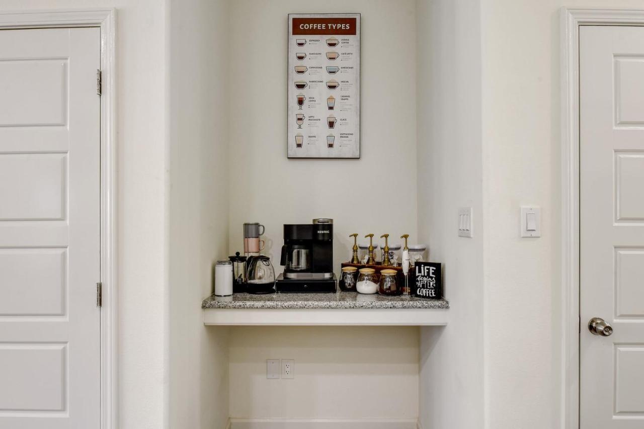 Family Stay! Near Downtown, Coffee Bar, King Bed Сasa de vacaciones San Antonio