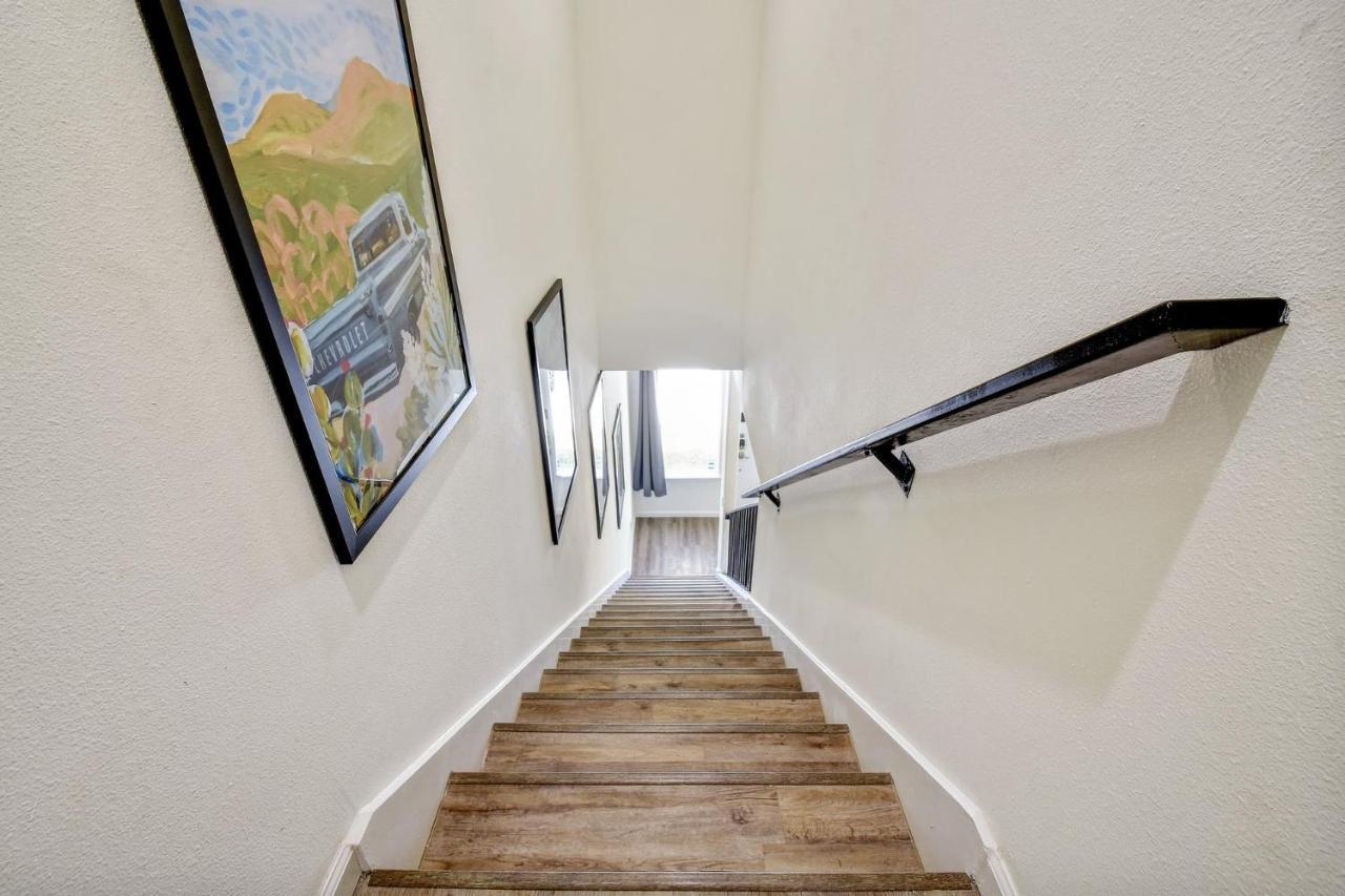 Family Stay! Near Downtown, Coffee Bar, King Bed * San Antonio