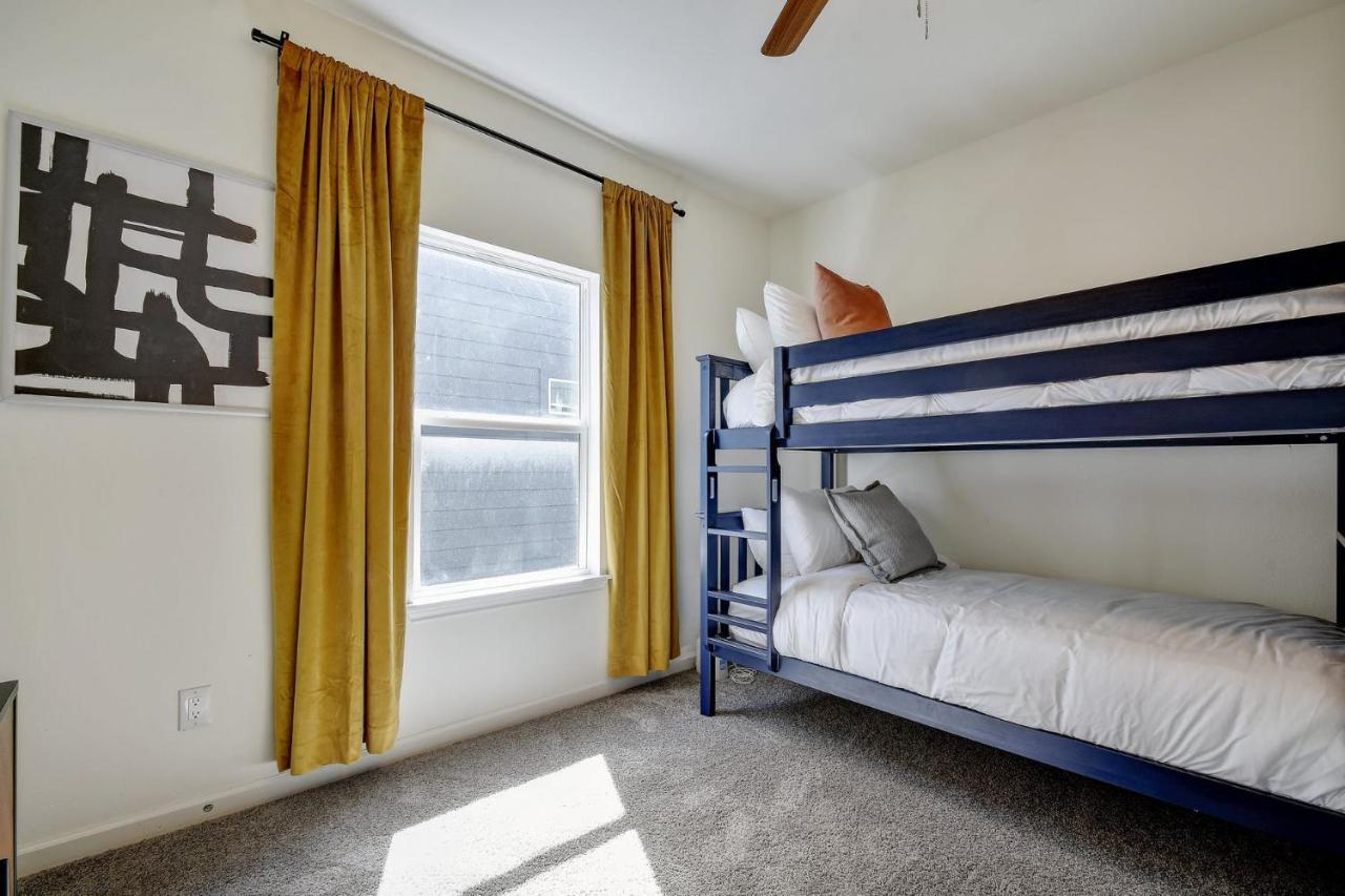Family Stay! Near Downtown, Coffee Bar, King Bed Сasa de vacaciones San Antonio